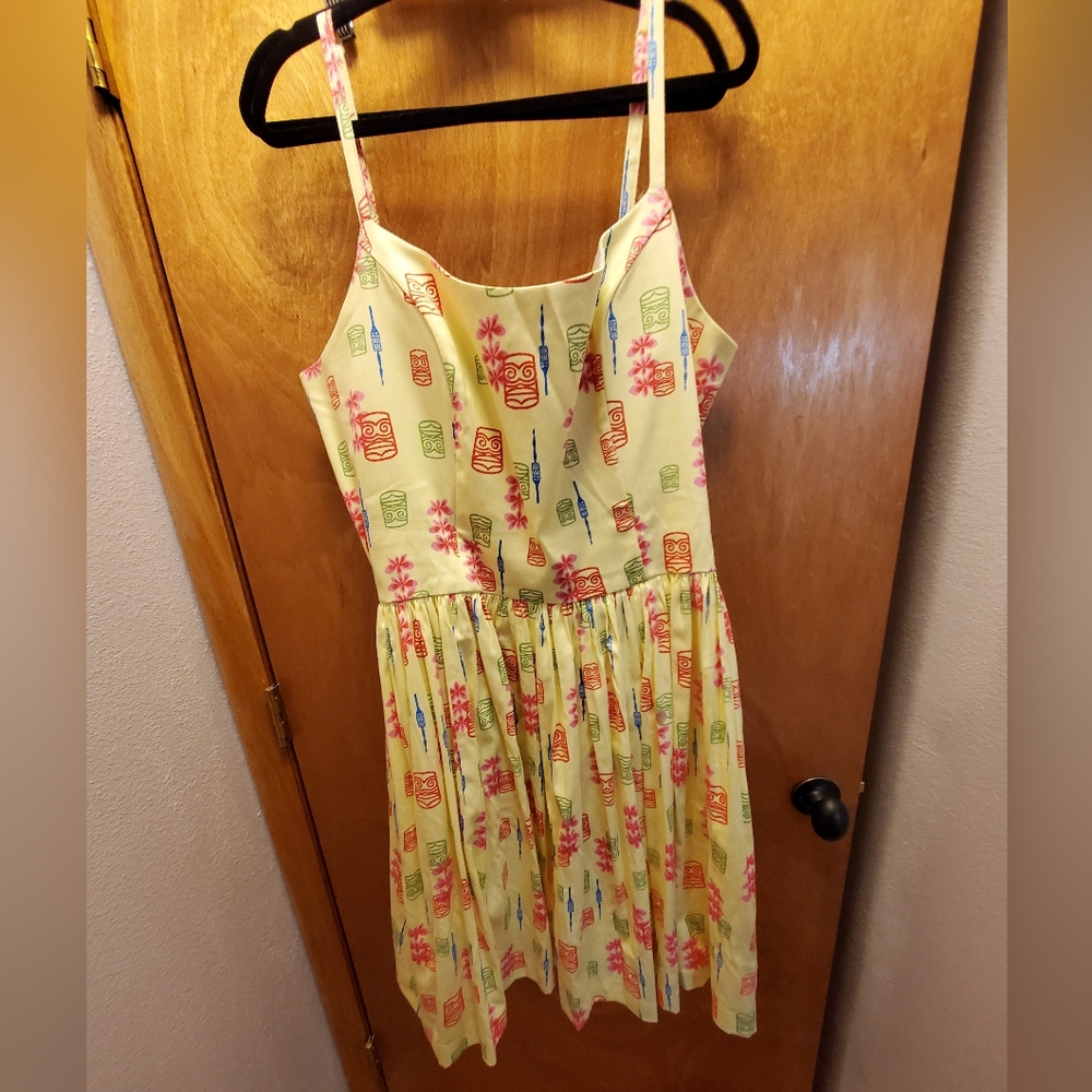 Pinup girl clothing Jenny dress in yellow tiki print EUC 4x